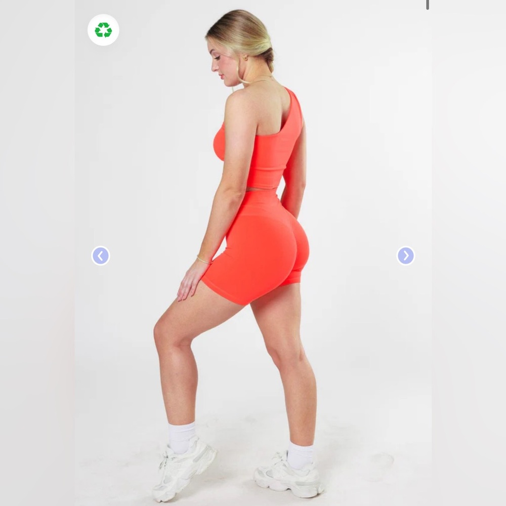 NWT ParagonFitwear Sculptseam Plus Short